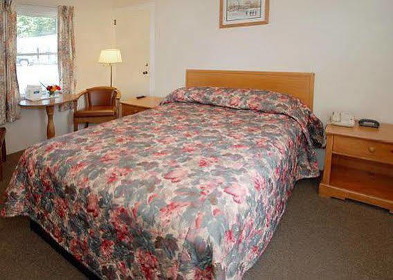 Rodeway Inn Rutland Exterior photo